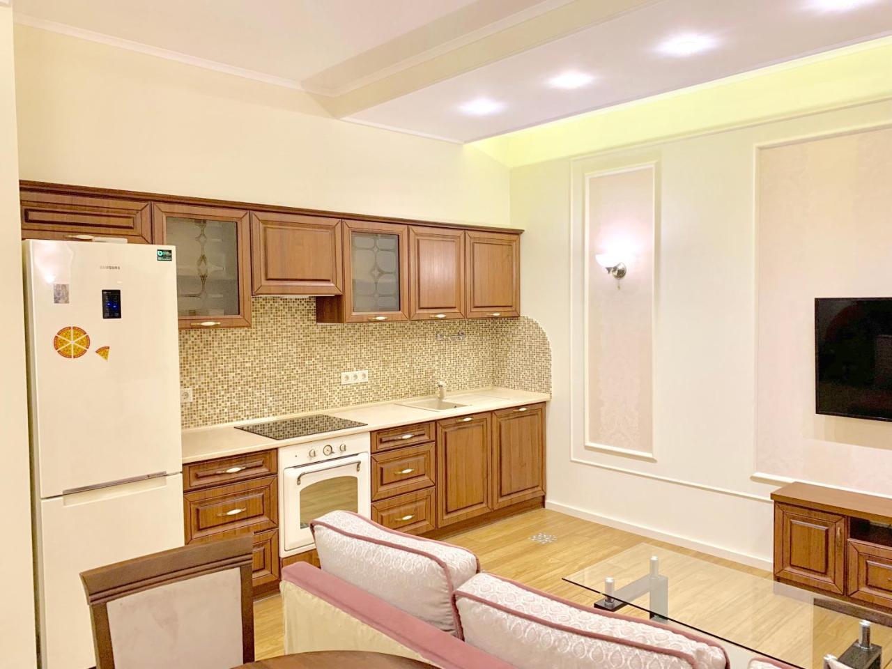 Two-Bedroom On Lesi Ukrainky Liov Exterior foto
